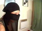 NUDE ARAB GIRL WEARING HIJAB MASTURBATES 